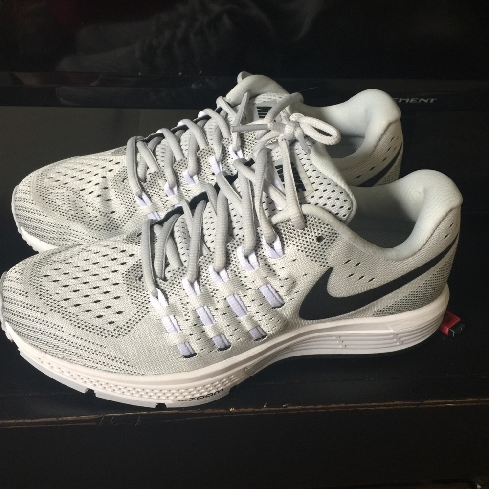 Nike NEW.  8.5